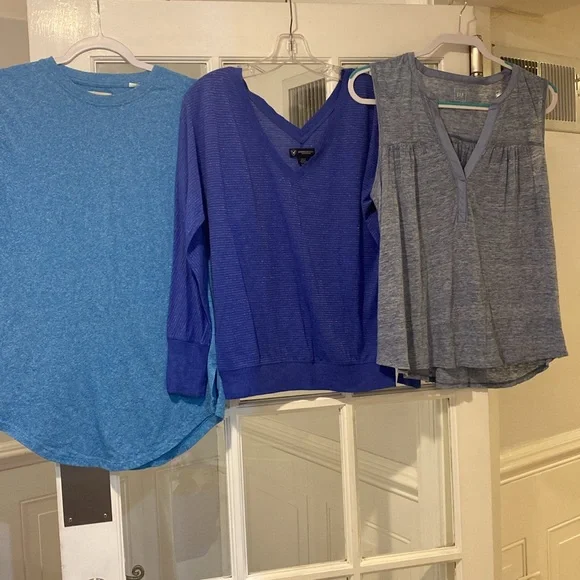 5 pound Bundle of 16 size Medium  Women Tops good condition - Picture 7 of 7